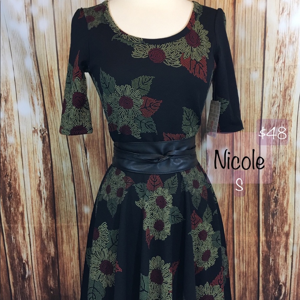 S Lularoe Nicole Dress